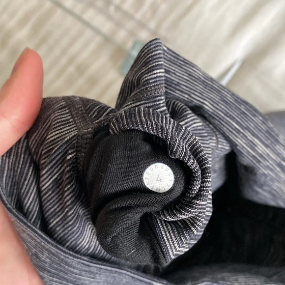 Lululemon 4 Wunder Under Hi-Rise 7/8 Tight 25" in Wee Are From Space Black Slate - Picture 10 of 11